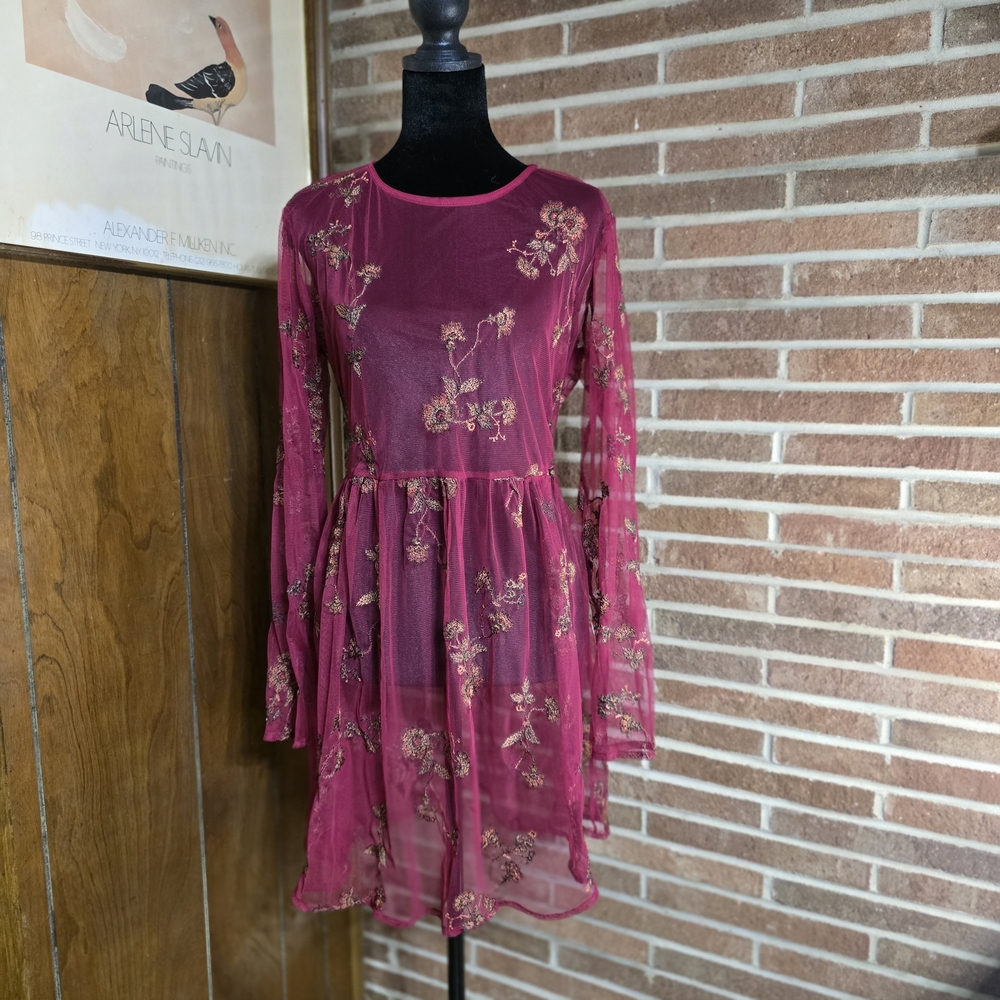 Elegant Floral Embroidered Dress - Pink